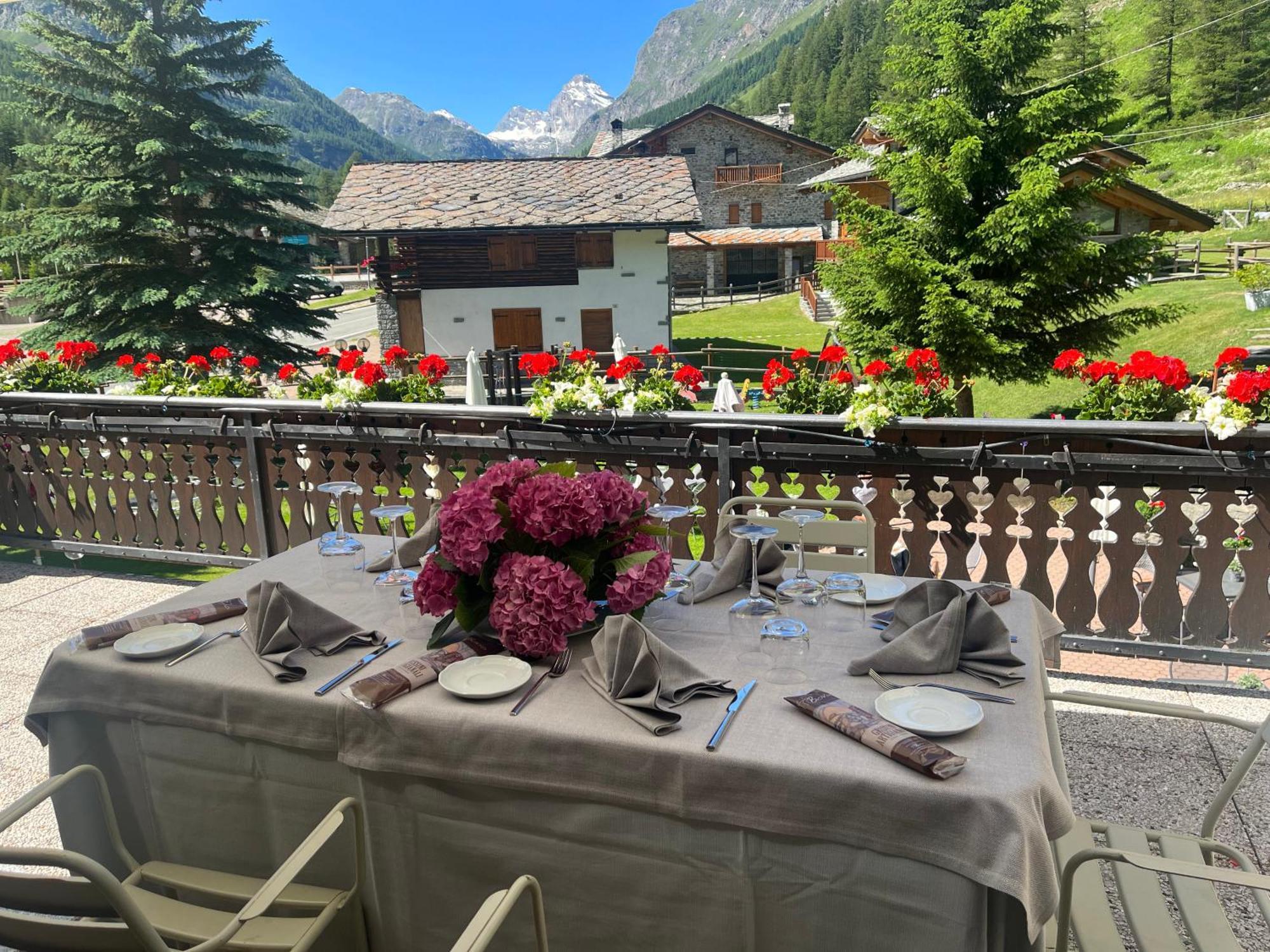 Hotel Granta Parey Rhemes-Notre-Dame Bagian luar foto